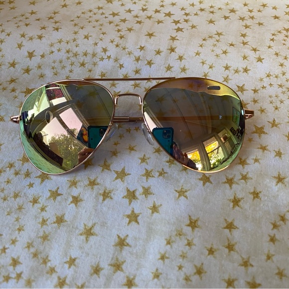 Betsey Johnson Aviator Sunglasses - Picture 10 of 12